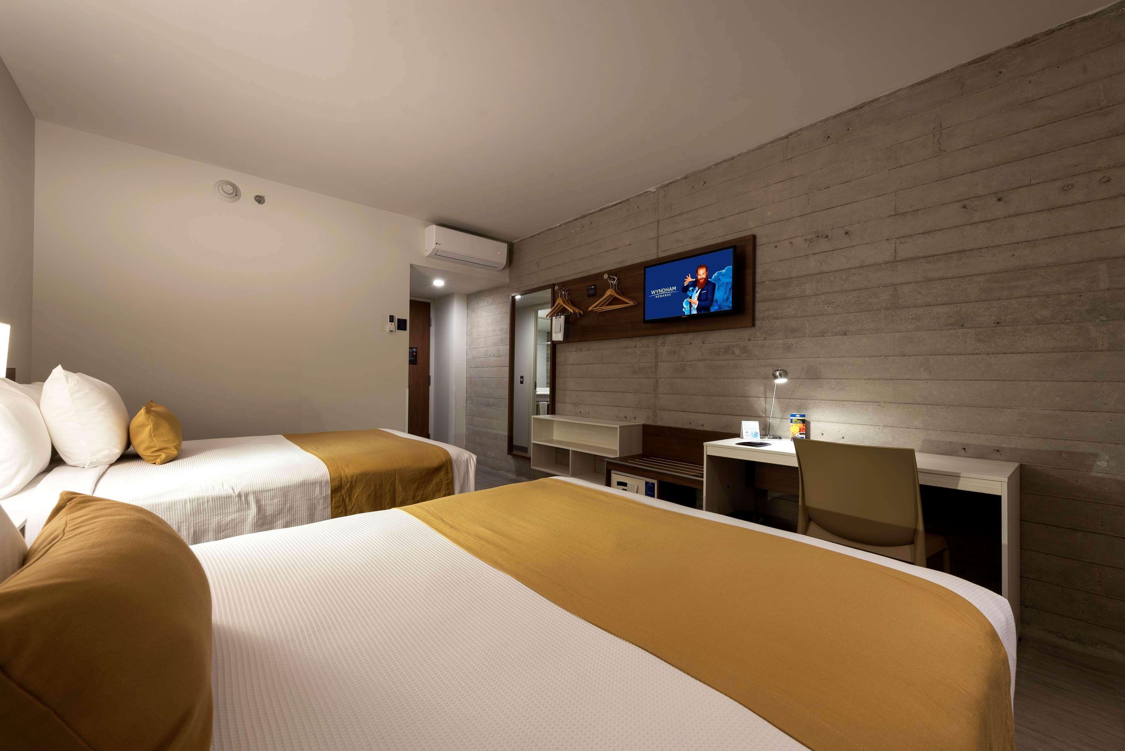 Microtel Inn & Suites By Wyndham San Luis Potosí Esterno foto