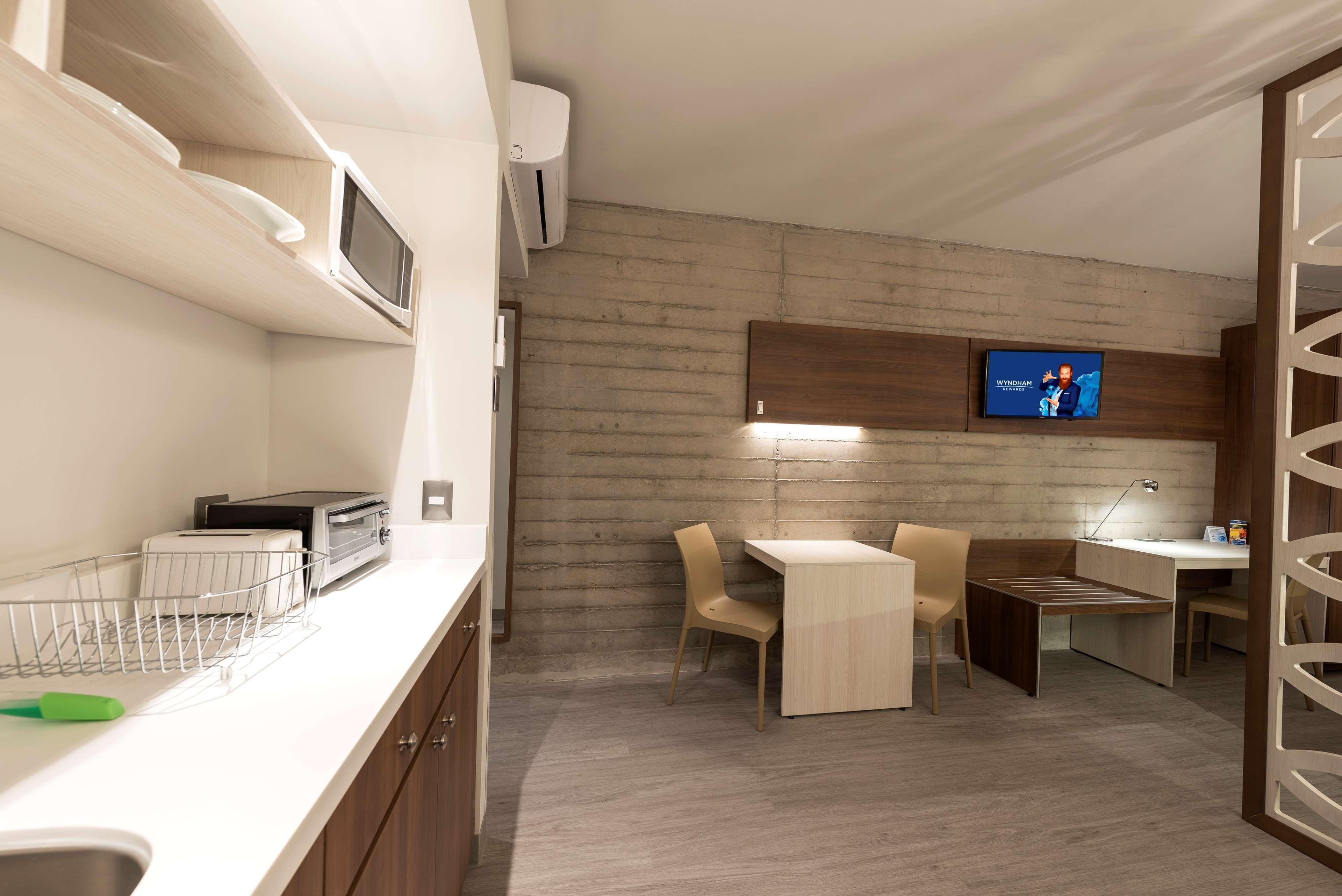 Microtel Inn & Suites By Wyndham San Luis Potosí Esterno foto