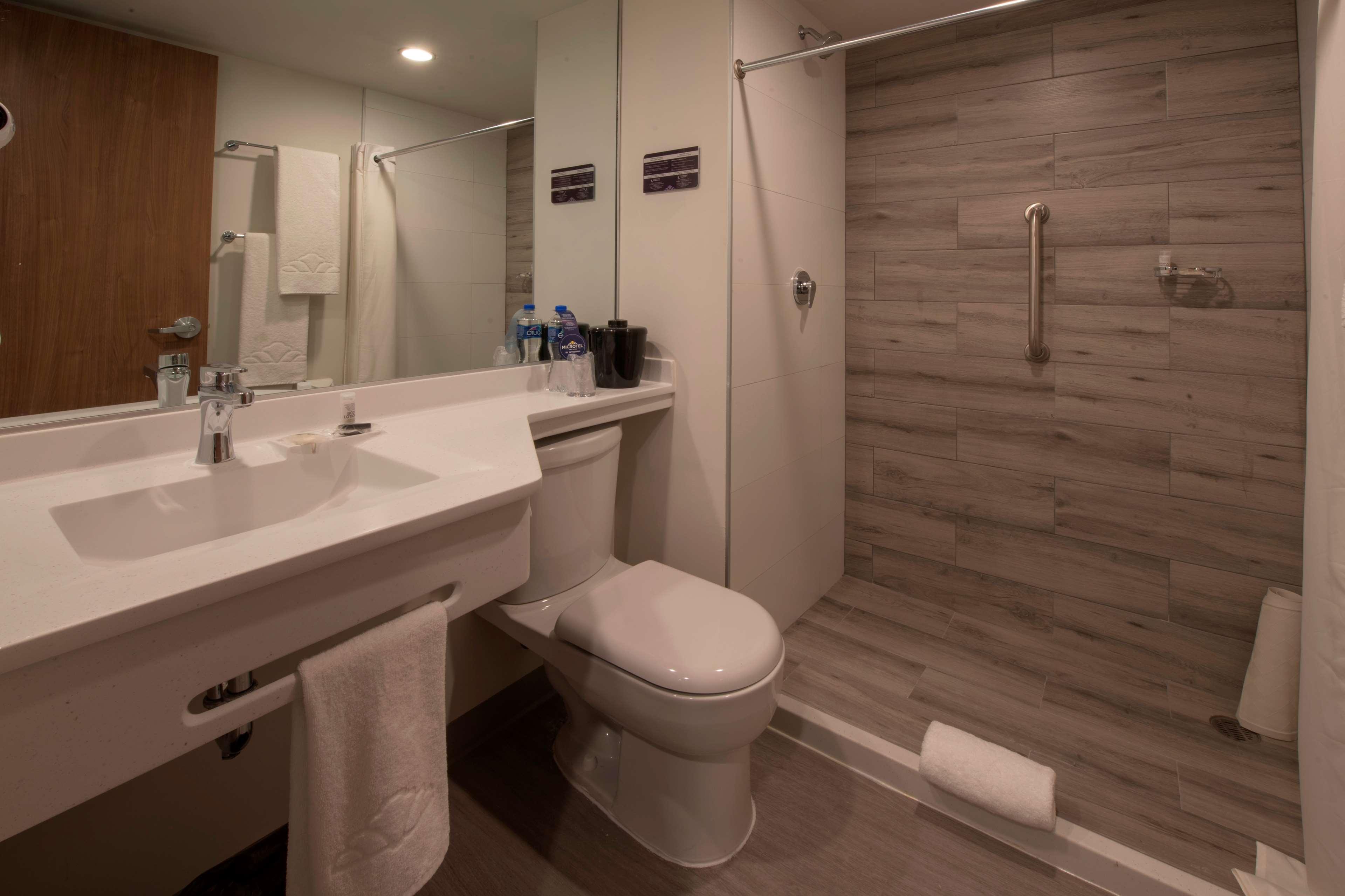 Microtel Inn & Suites By Wyndham San Luis Potosí Esterno foto