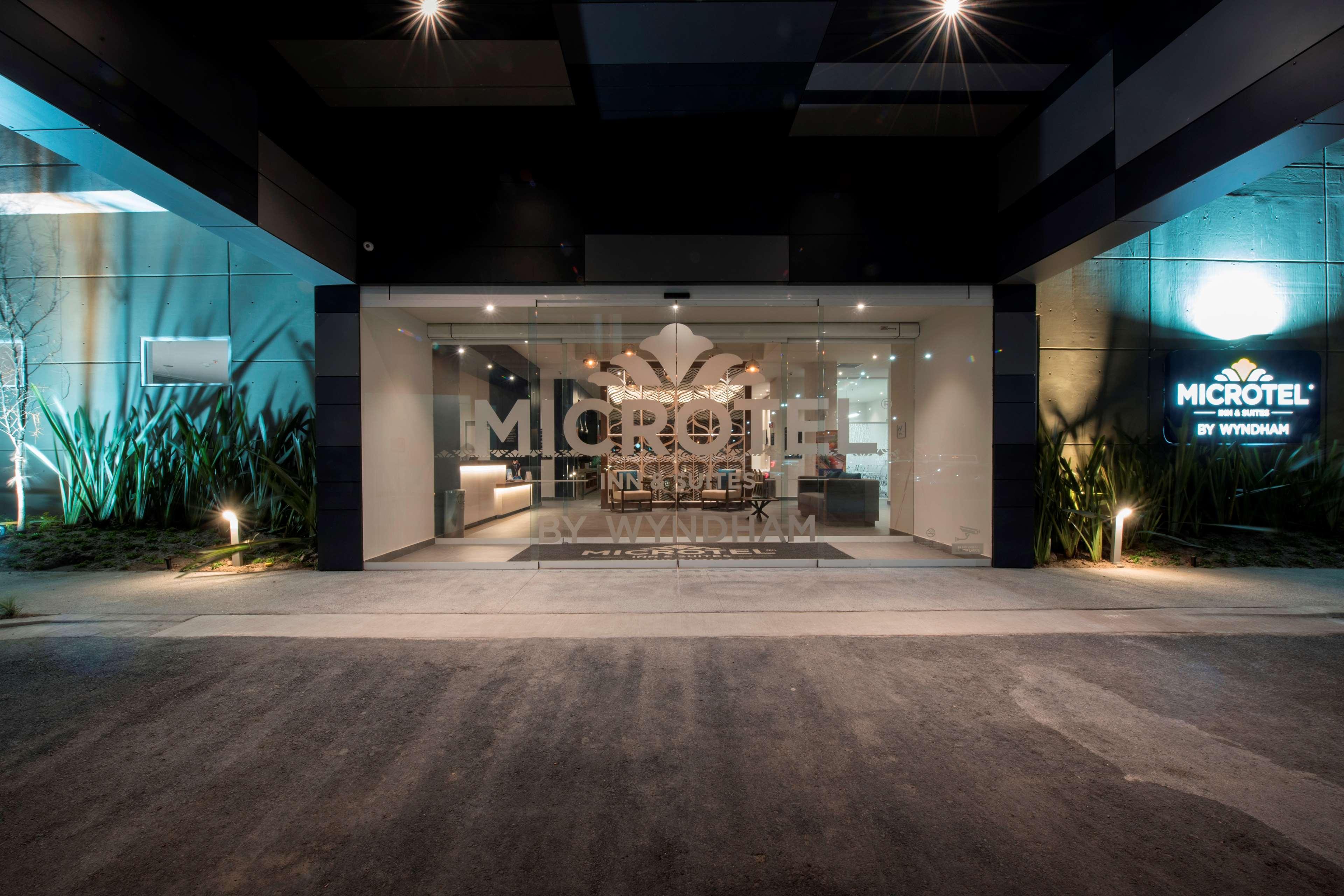 Microtel Inn & Suites By Wyndham San Luis Potosí Esterno foto