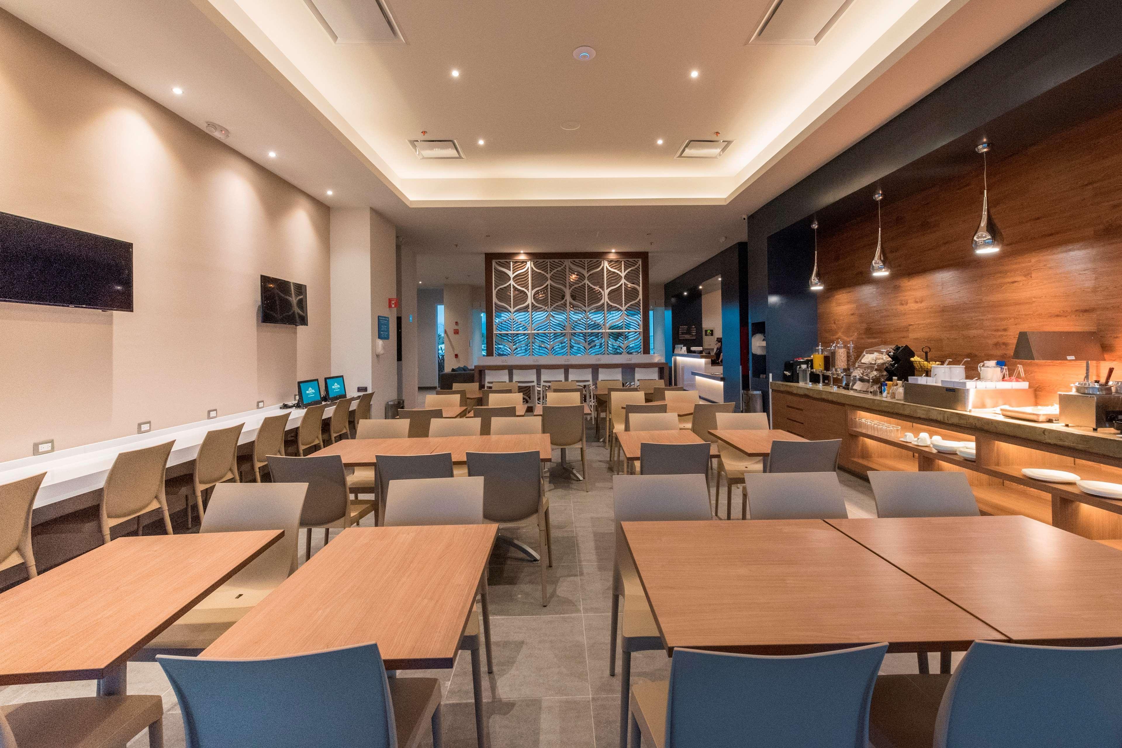 Microtel Inn & Suites By Wyndham San Luis Potosí Esterno foto