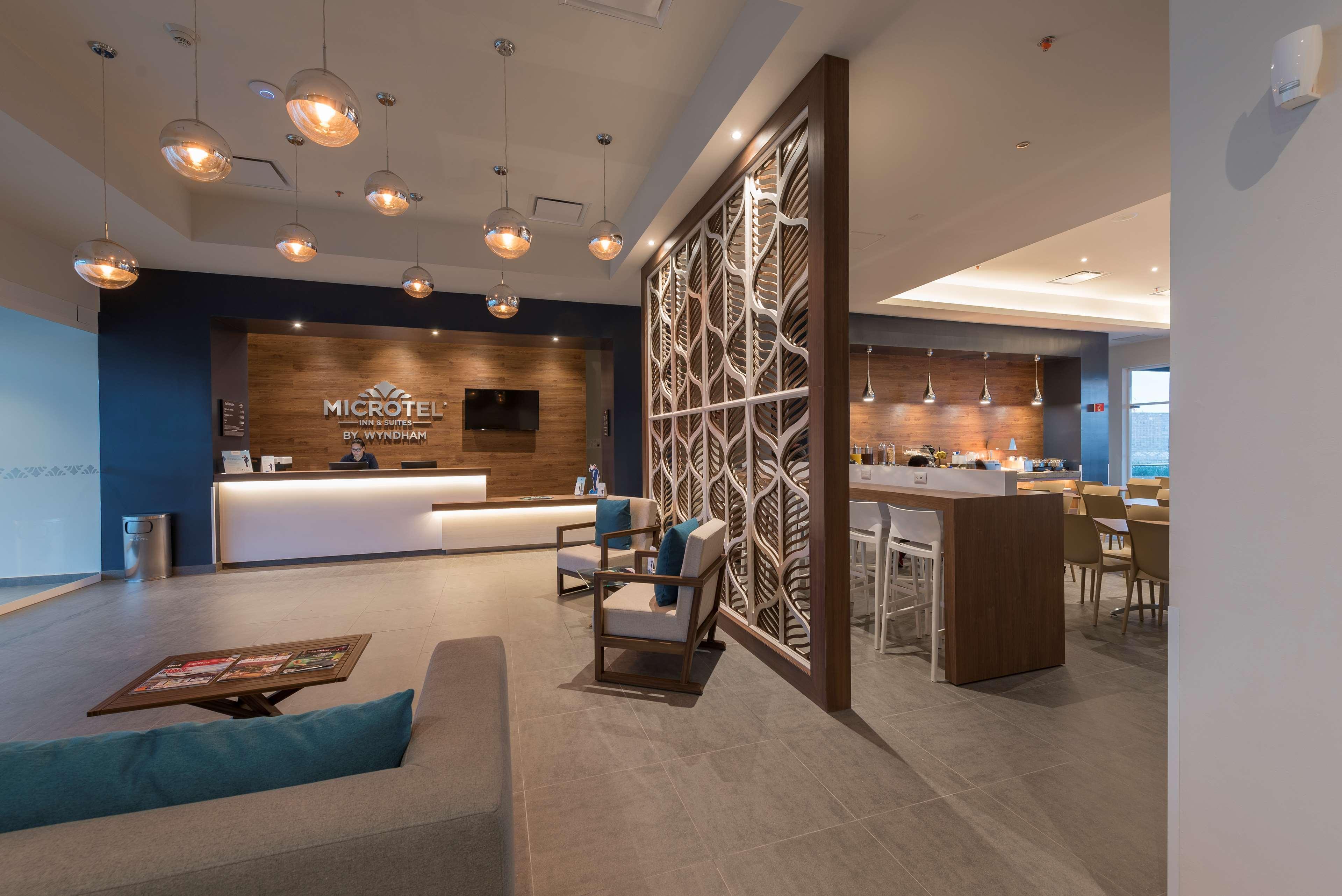Microtel Inn & Suites By Wyndham San Luis Potosí Esterno foto