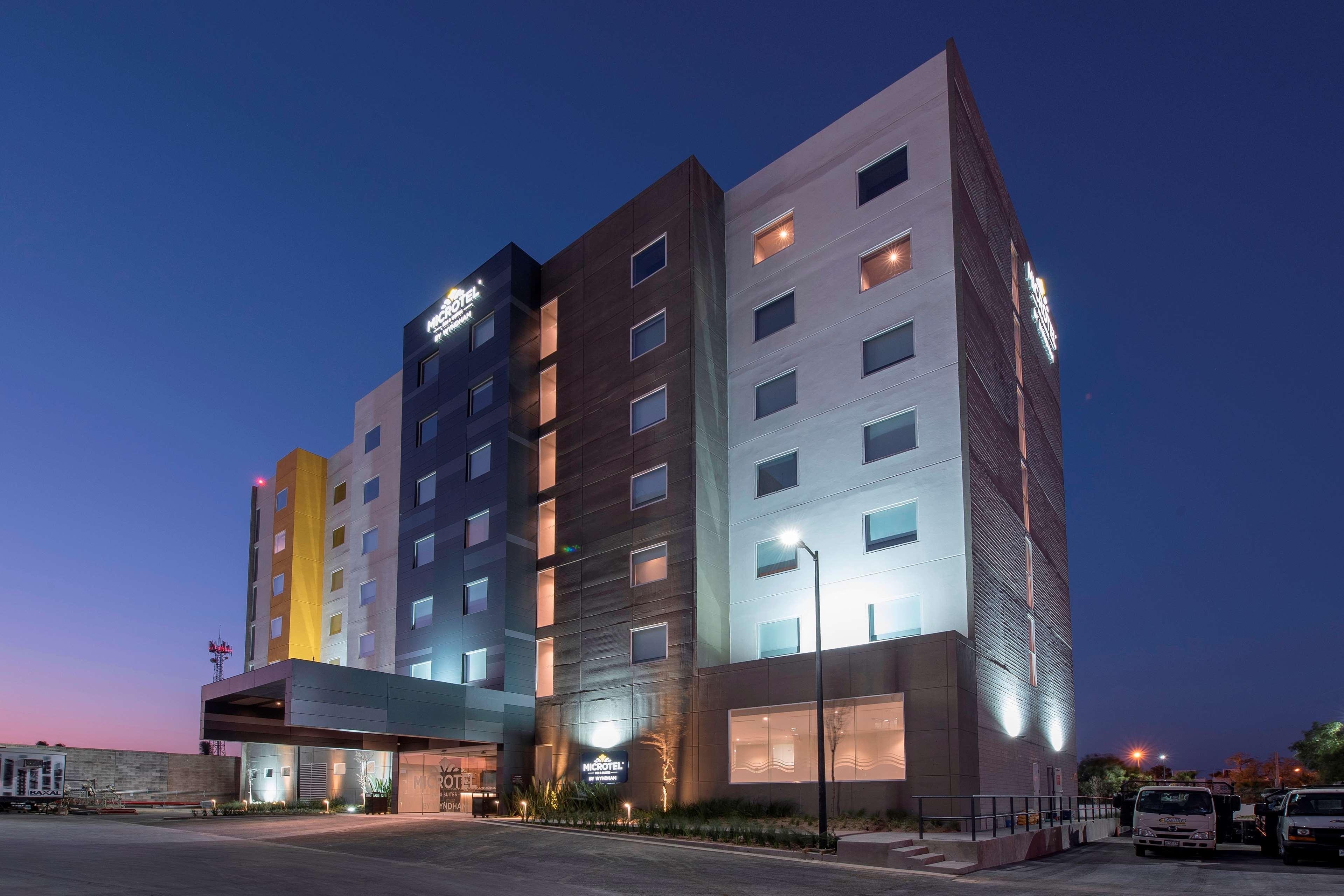 Microtel Inn & Suites By Wyndham San Luis Potosí Esterno foto