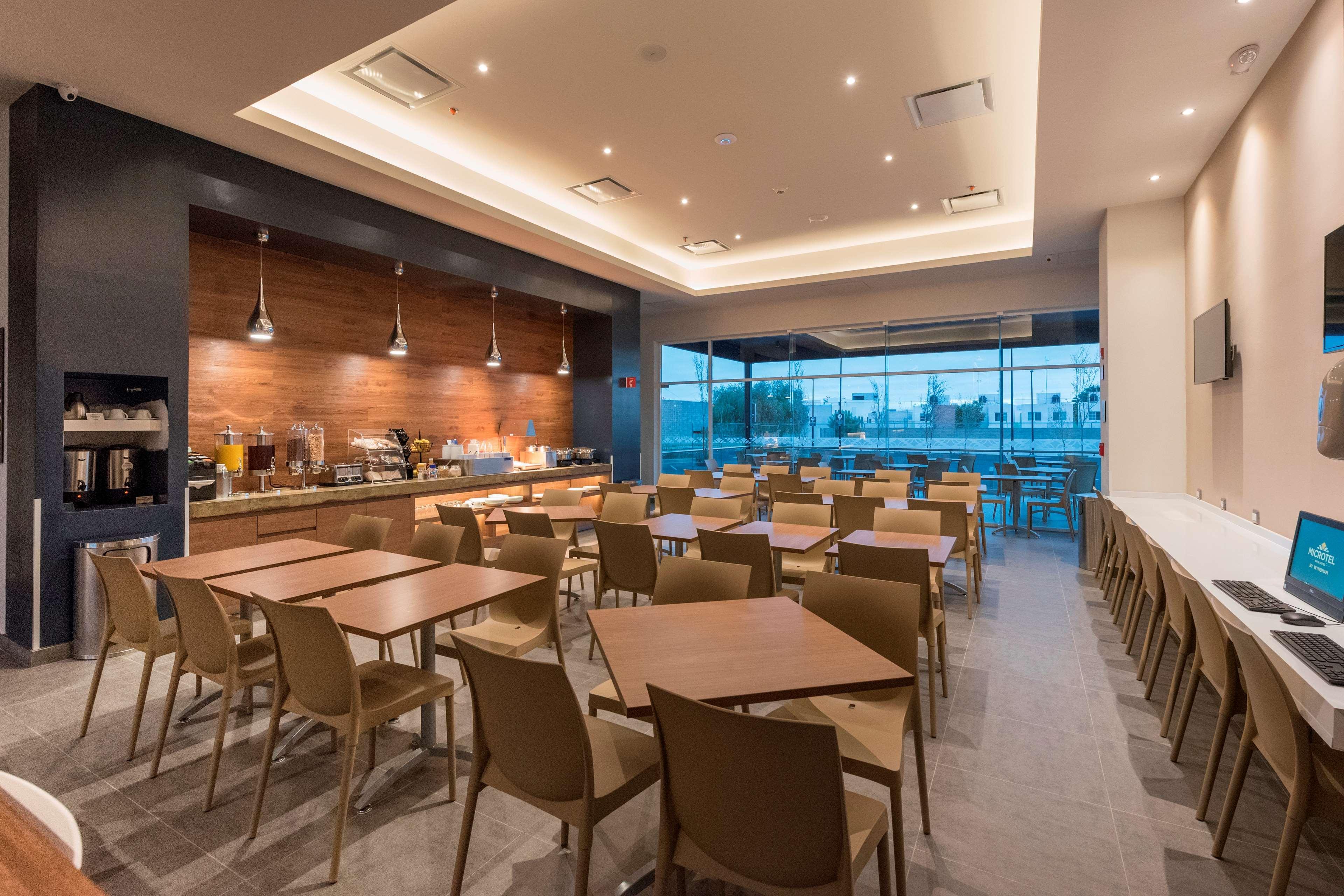 Microtel Inn & Suites By Wyndham San Luis Potosí Esterno foto
